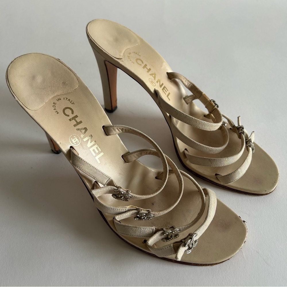 Rare Chanel Iconic "CC" Rhinestone Metallic Leather Sandal Heels size 40 - Picture 9 of 13